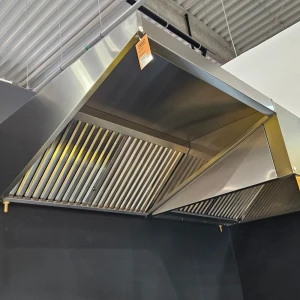 Okap gastronomiczny do niskich pomieszczeń skręcany Gredil 1010x1000x400 mm