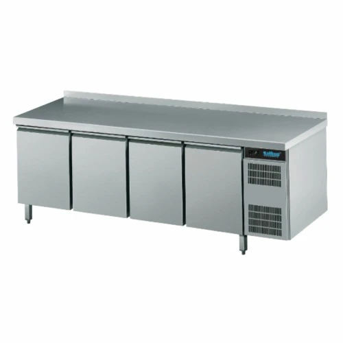 AKT EK741 1701.jpg